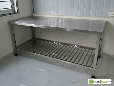 Bàn soạn chia inox 2 tầng có giá nan Bàn soạn chia inox 2 tầng có giá nan