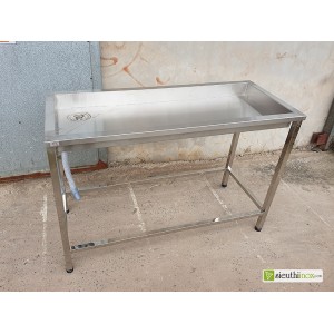 Bàn chế biến thủy hải sản có gờ chắn