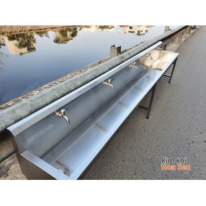 Bồn rửa tay, máng rửa tay trong nhà máy sản xuất