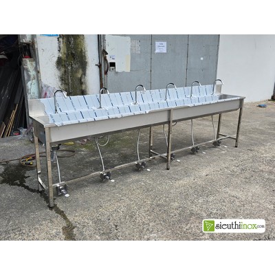 Bồn rửa tay dài 3m có 6 van đạp chân