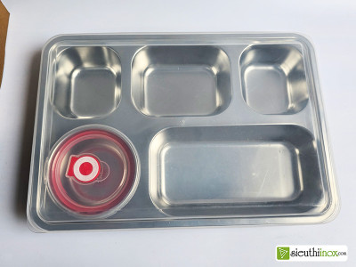 Khay cơm inox 5 ngăn cỡ lớn có bát đựng canh Khay cơm inox 5 ngăn cỡ lớn có bát đựng canh