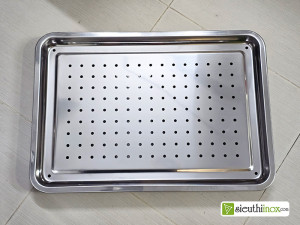 Khay inox đục lỗ, 35x50 sâu 2cm