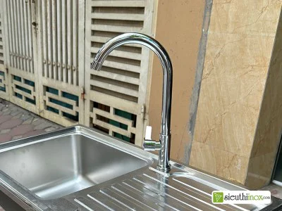 Vòi rửa bát nước lạnh, đồng cổ cứng, xoay 360 độ Vòi rửa bát nước lạnh, đồng cổ cứng, xoay 360 độ