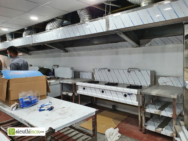 Lắp đặt hệ thống bàn bếp inox cho nhà hàng ở Thái Thịnh, Đống Đa , Hà Nội