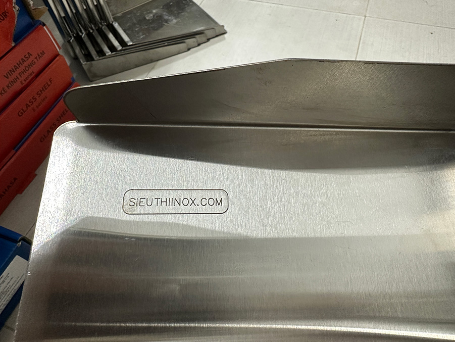 Hót rác inox vuông 20cm