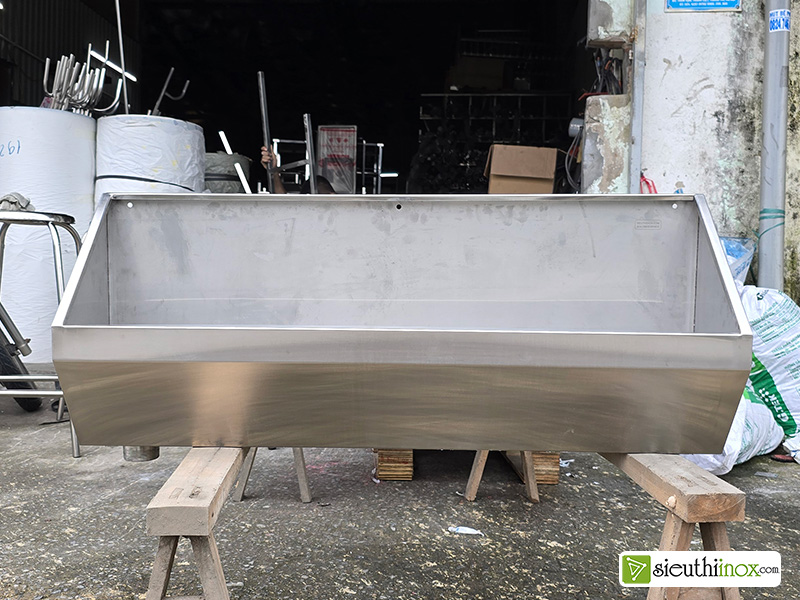 máng tiểu inox treo tường