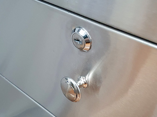 Tủ inox 3 ngăn có bánh xe